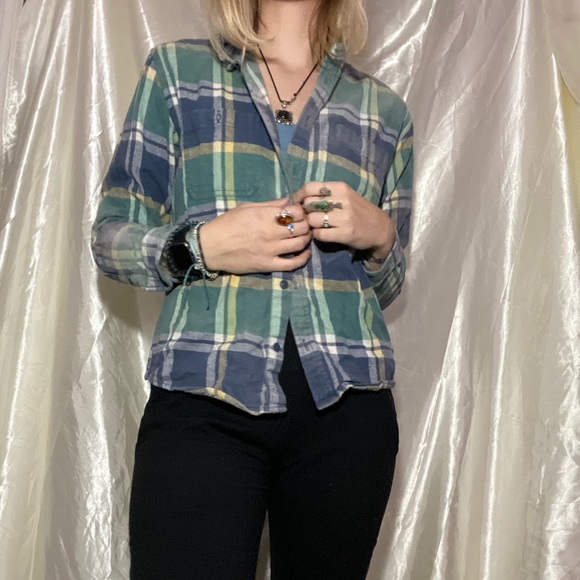 Free Assembly Flannel - Picture 4 of 6